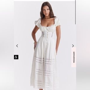 EVIANA - House of CB DRESS
IVORY REAL SILK PUFF SLEEVE DRESS size small